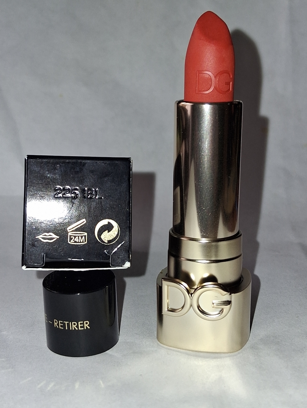 Dolce & Gabbana Matte Colour Lipstick — 670 Spicy Touch - Picture 5 of 8